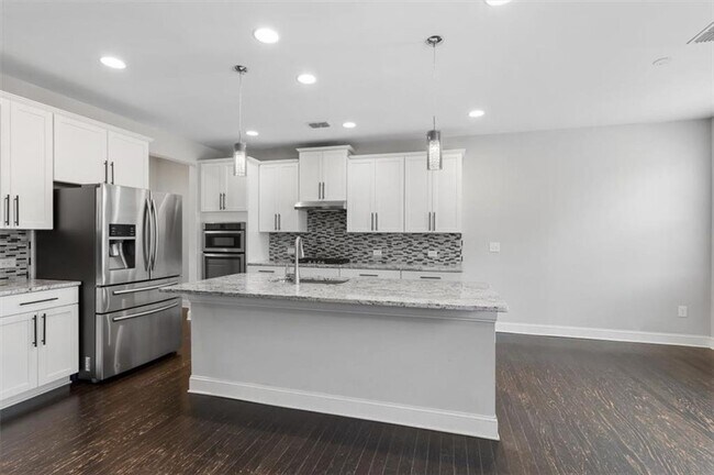 Building Photo - 204 Cardinal ln