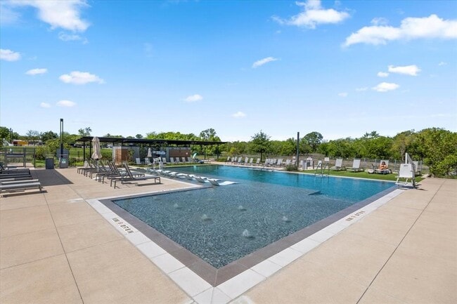 Building Photo - 7905 Catbird Ln