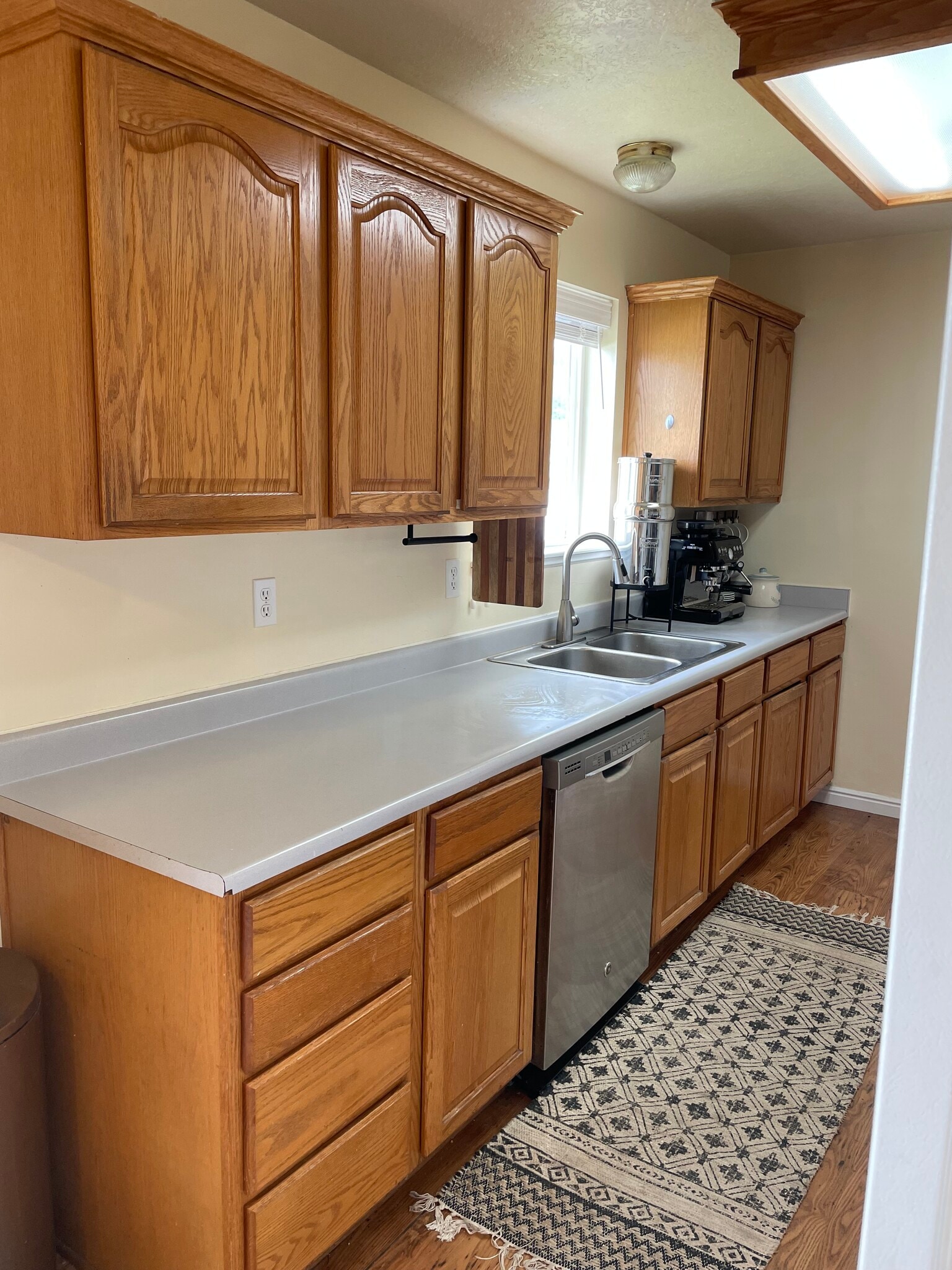 Dishwasher included - 305 W 100 N