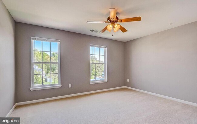 Building Photo - 1709 Hayle Dr
