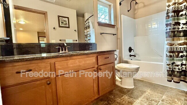 Building Photo - 406 Lundblad Pl