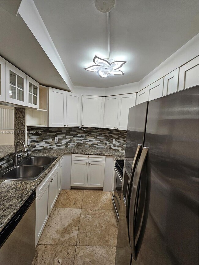 Building Photo - 9781 SW 138th Ave