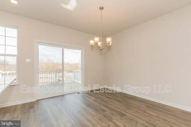 Building Photo - 5123 Ironsides Dr