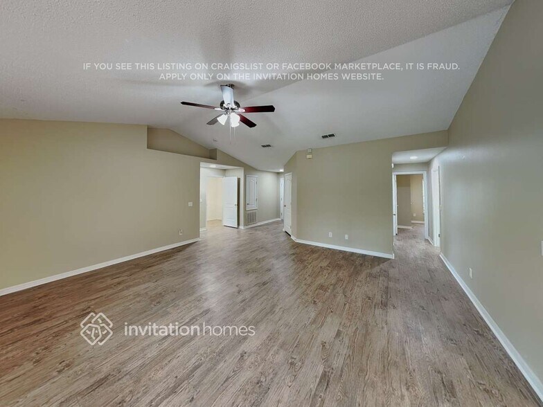 Building Photo - 340 Snook Way