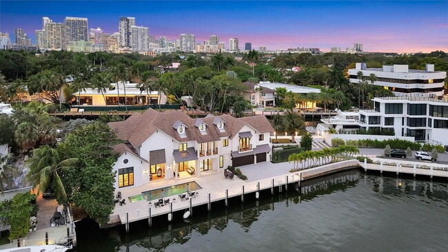 Building Photo - 400 Mola Ave