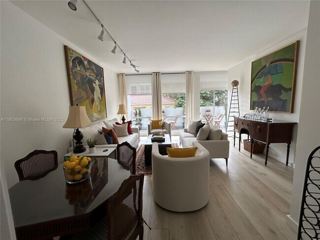 Building Photo - 700 Biltmore Way