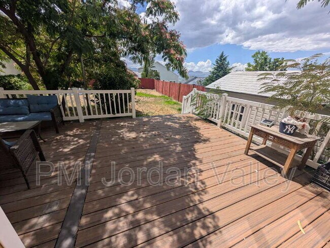 Building Photo - 14392 Dreamfield Dr