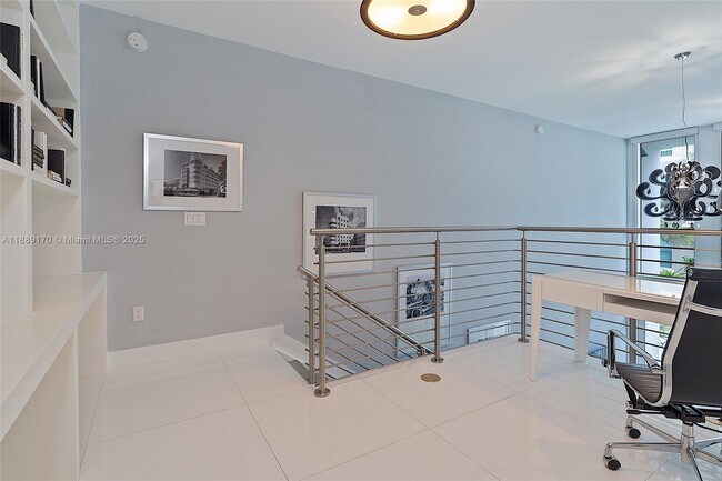 Building Photo - 2020 N Bayshore Dr