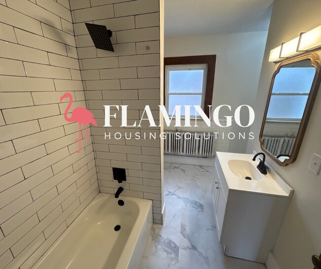 Building Photo - 2715 N Main St