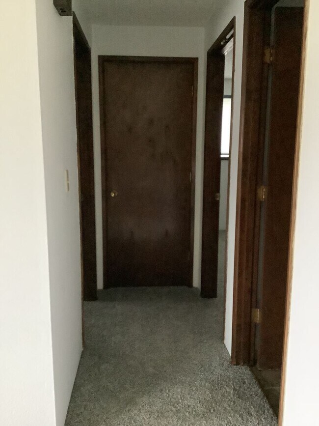 Building Photo - Bluebell Duplex