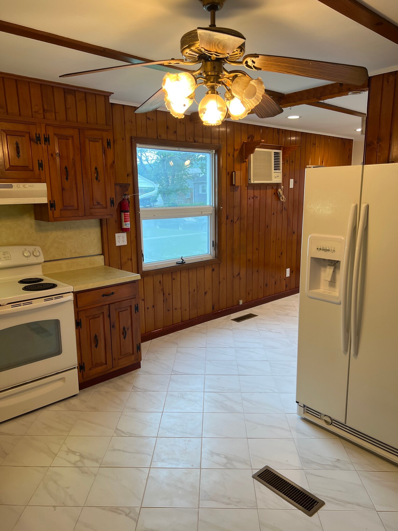 Building Photo - 231 Fairview Ave