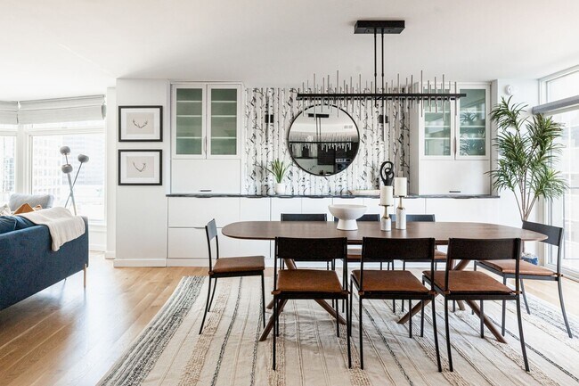 Building Photo - Gorgeous 2 Bedroom 2 Bathroom Condo in Low...