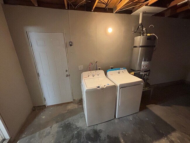 Building Photo - Beautiful 3Bed/2Bath Home located in South...