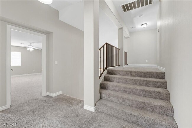 Building Photo - 2842 Via Florentine St