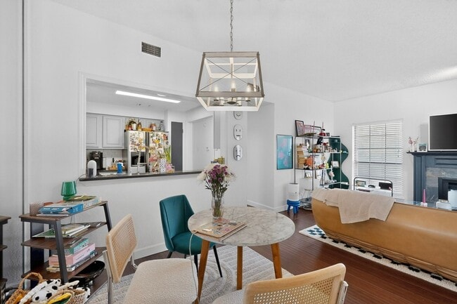 Building Photo - 5859 Frankford Rd