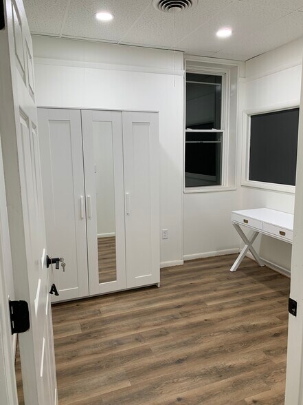Building Photo - 19 W Washington St Apt 3