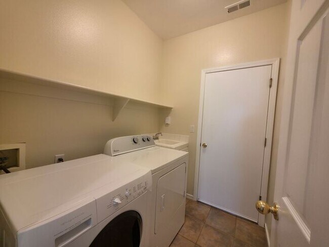 Building Photo - 2-Bedroom, 2-Bath + Den Single-Family Home...