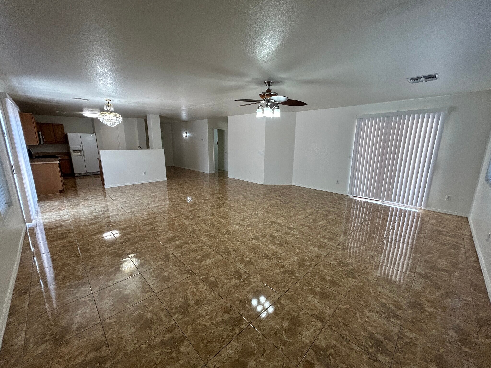 Building Photo - 7399 W Solano Dr S