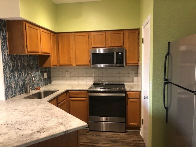 Building Photo - 2450 Wickersham Ln