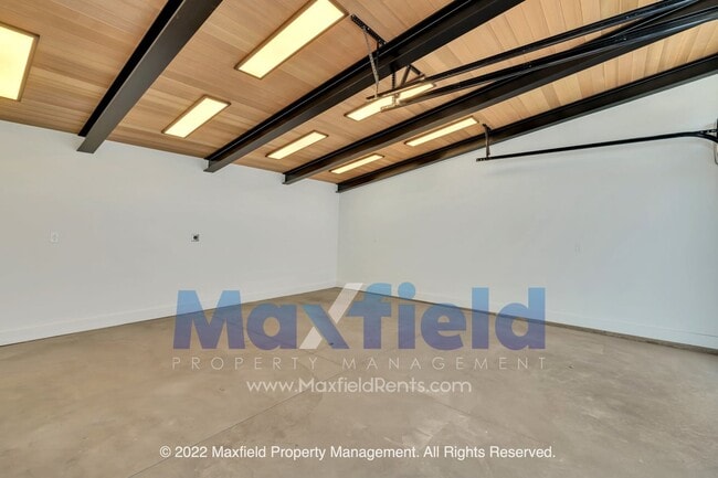 Building Photo - Luxury Sugarhouse Living | Pet Friendly | 2BD | 3BA | 1GA | 1CP 1875 Sq Ft