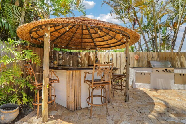 Building Photo - 19931 Jasmine Dr