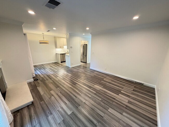 Building Photo - 1141 San Ramon Valley Blvd