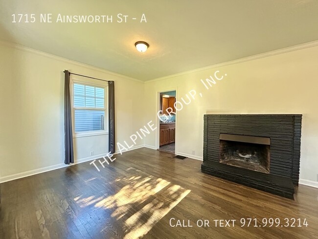 Building Photo - 3 Bedrooms in NE Portland!