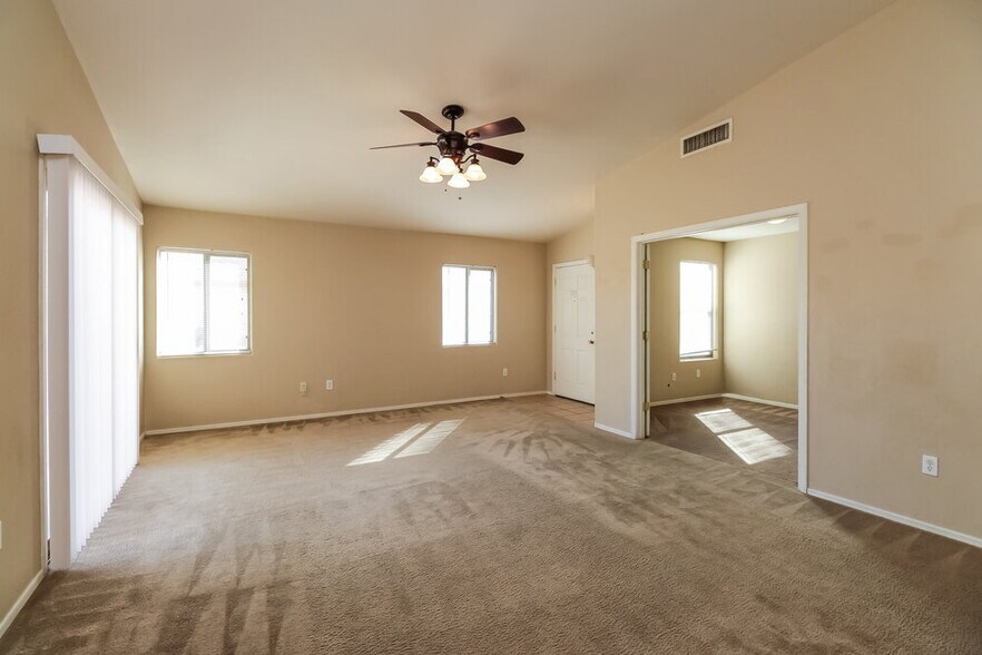 Building Photo - 3620 W Avenida Del Mar