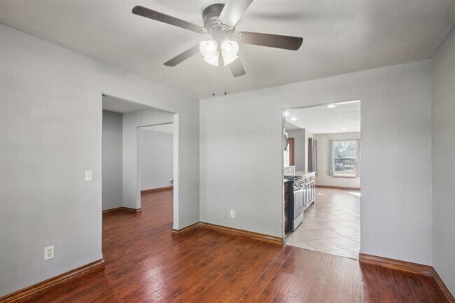 Building Photo - 10516 NW 16th St