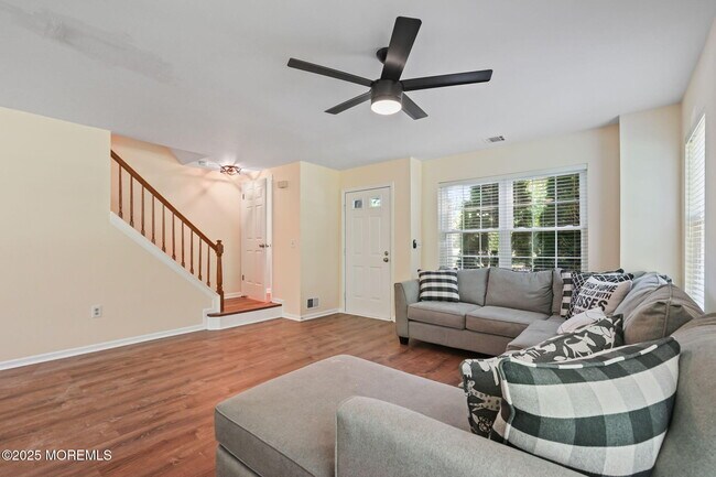 Building Photo - 36 Stirrup Ct
