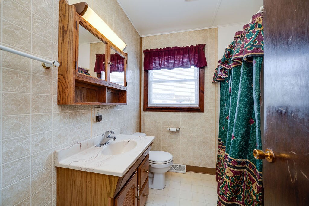 Building Photo - 7 Helen Ln