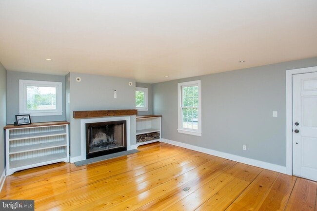 Building Photo - 2170 Daniel Bray Hwy