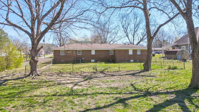 Building Photo - 244 S Hollis Ave