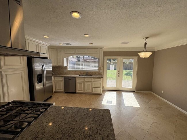 Building Photo - 22507 Red River Dr