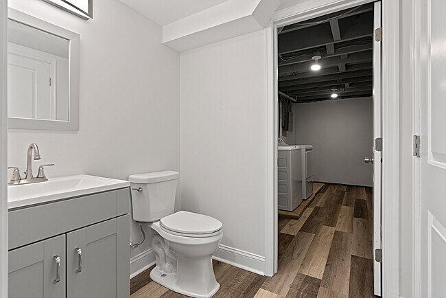 Building Photo - 409 Maiden Ln