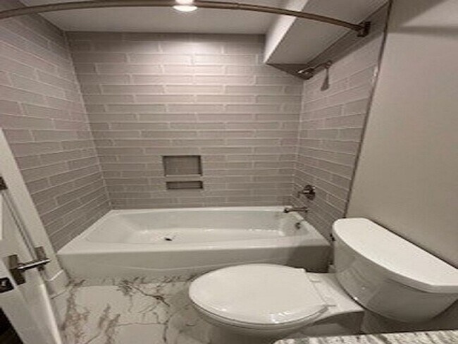 Building Photo - Broad Creek Landing