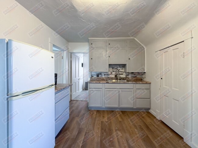 Building Photo - 500 Carey Ave