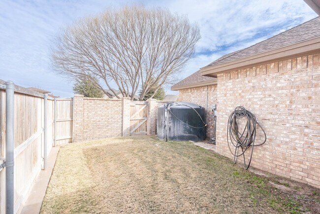 Building Photo - 3 Chambord Dr