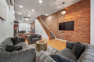 Building Photo - 283 Pleasant Ave