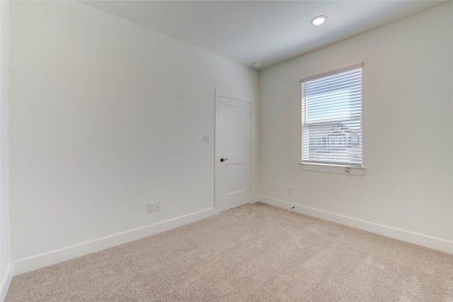 Building Photo - 1419 Shaded Rock Dr