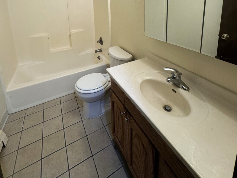 Building Photo - 2355 Chalet Gardens Rd