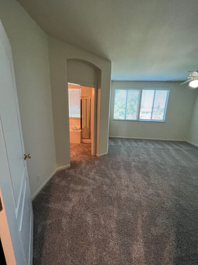 Building Photo - 1017 Halidon Way