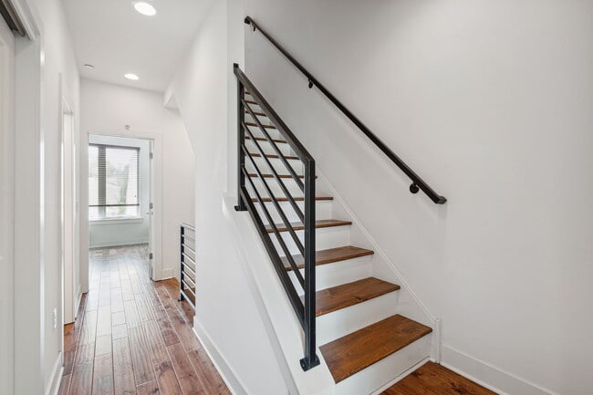 Building Photo - 2318 E Susquehanna Ave