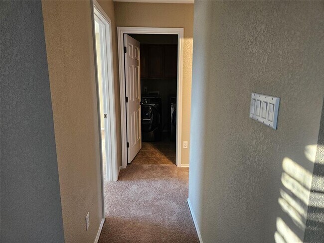 Building Photo - 11109 Persimmon Gap Dr