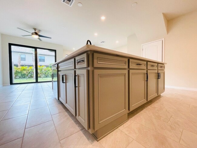 Building Photo - 8208 Tailshot Ct