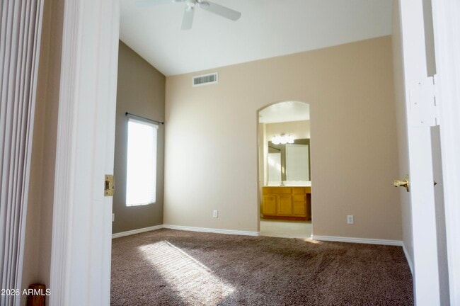 Building Photo - 3033 E Hononegh Dr