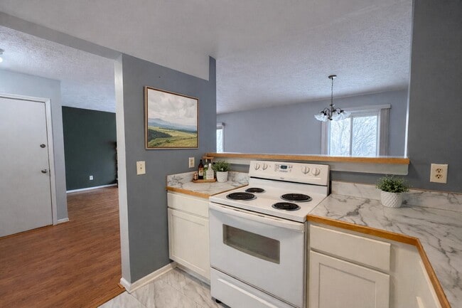 Building Photo - 907 Registry Dr