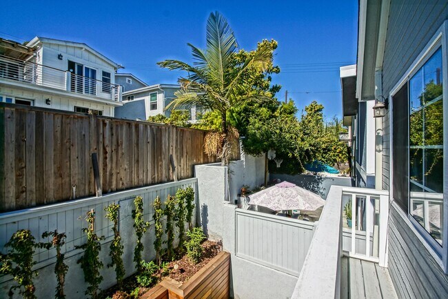 Building Photo - BEAUTIFULLY REMODELED, HIGH-END REDONDO HILLS HOME W/ AMAZING GREAT ROOM LIVING SPACE, 2 BALCONIE...