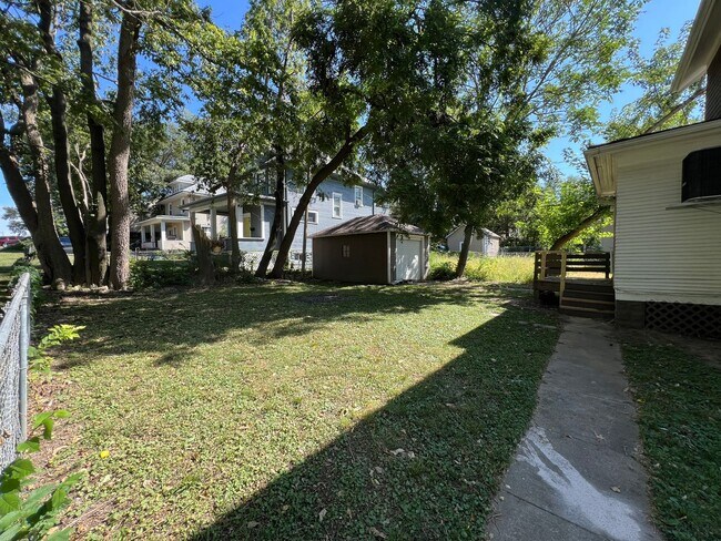 Building Photo - Fully Remodeled House!