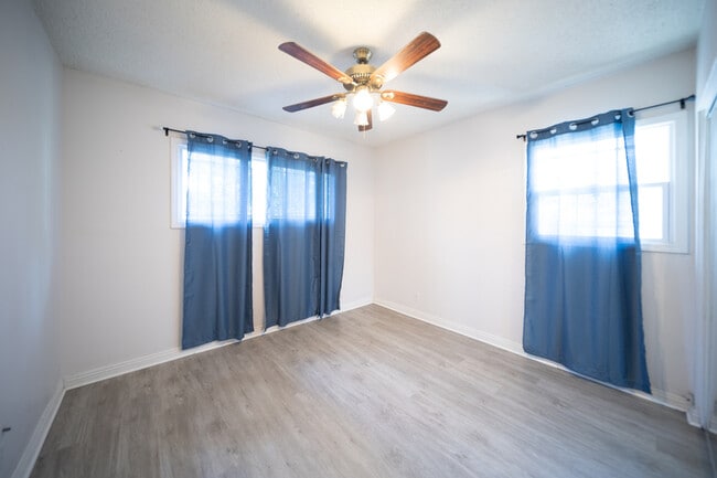 Building Photo - 118 E Shady Grove Dr